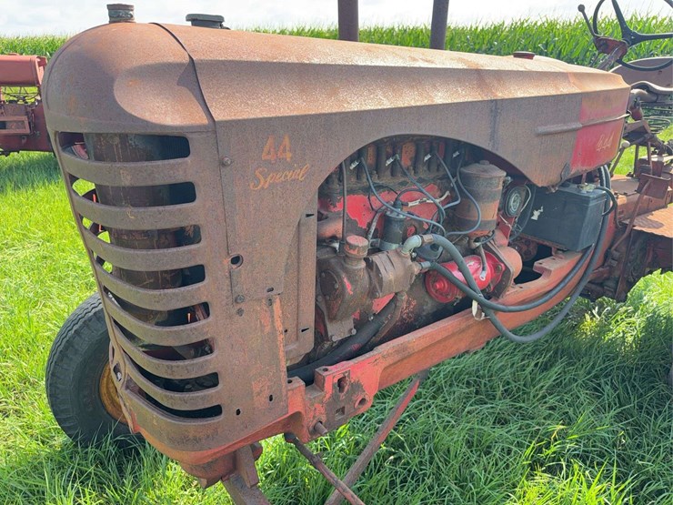 massey-ferguson-44-image-12