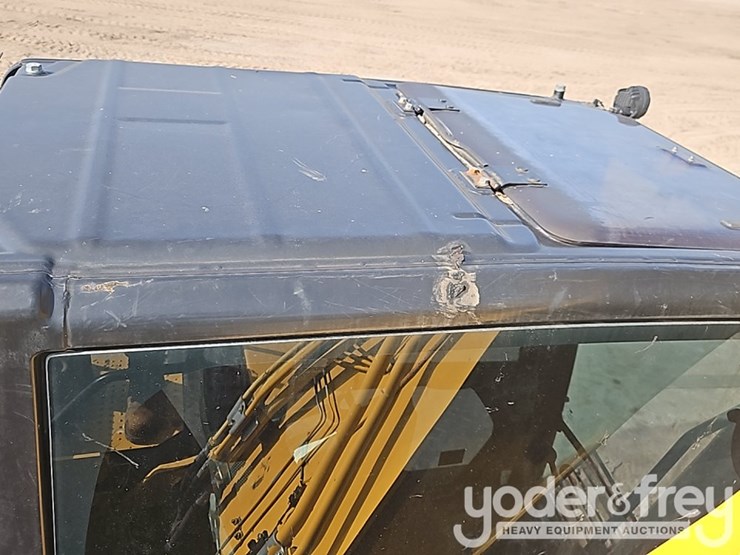 2019-caterpillar-323-image-31
