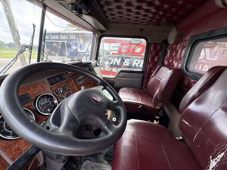 2004-kenworth-t800-image-16