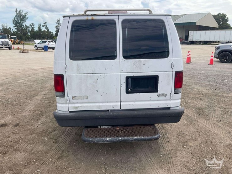 2003-ford-e350-image-26