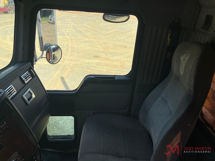 2003-kenworth-t802-day-cab-truck-tractor-image-20