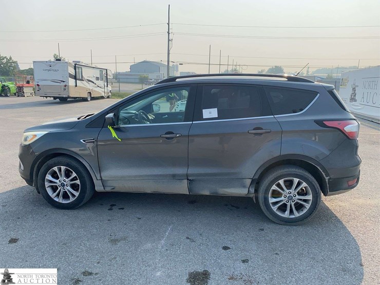 2017-ford-escape-se-image-8