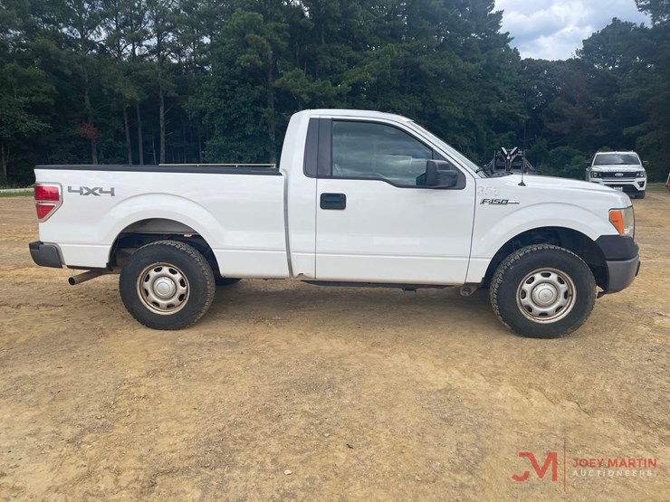 2013-ford-f150-xl-image-2