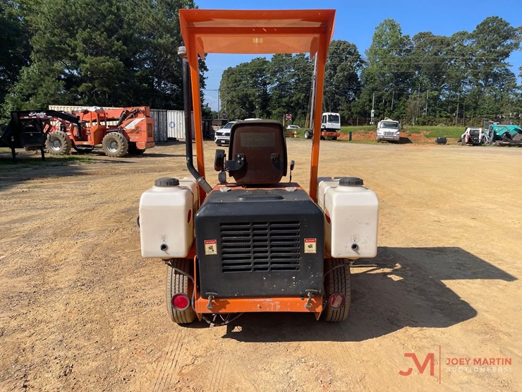 laymor-sm300-towable-sweeper-image-4
