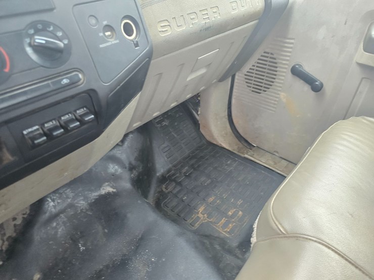 2008-ford-f550-image-42