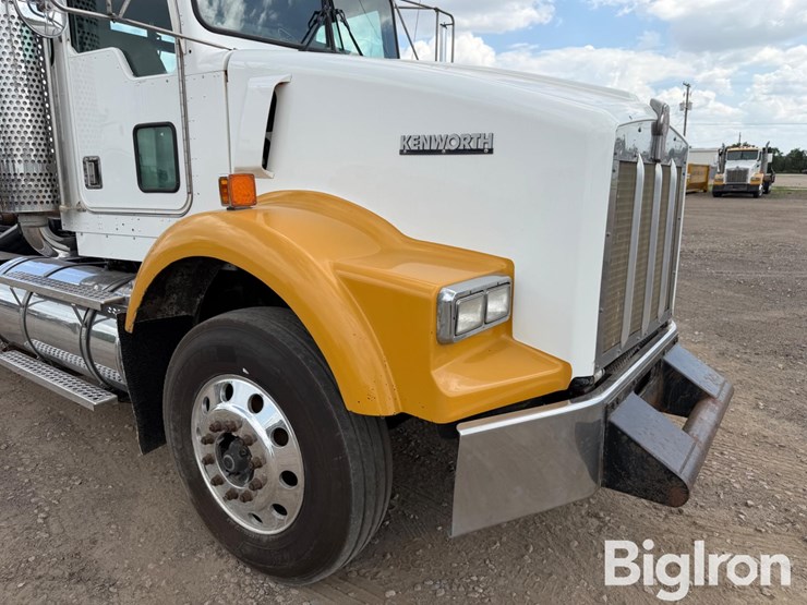 2002-kenworth-t800-image-17