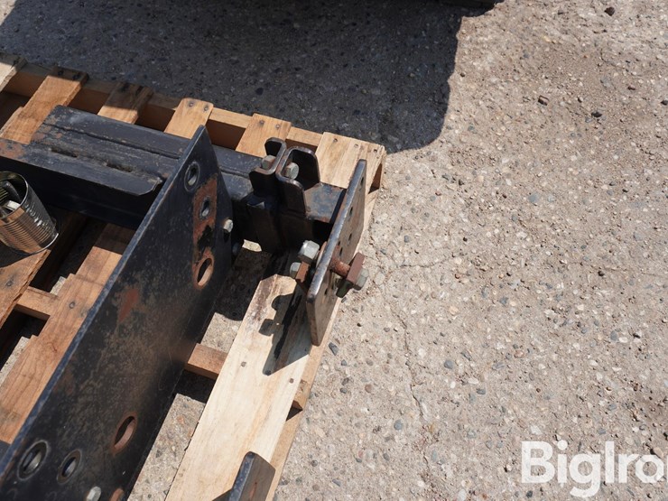 john-deere-8200-300-gal-fertilizer-tank-&-mounts-image-17