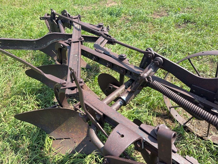 avery-three-bottom-14”-pull-type-moldboard-plow-image-9