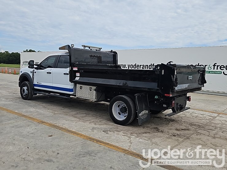 2023-ford-f550-xl-image-4
