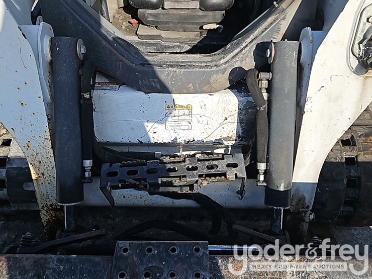 2017-bobcat-t595-image-15