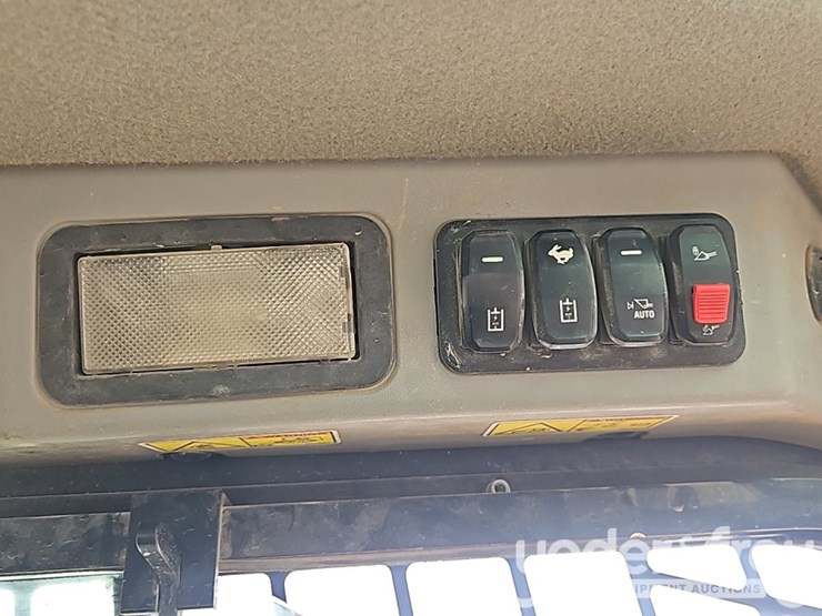 2019-caterpillar-289d3-image-31