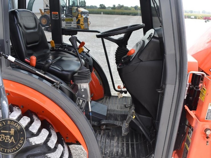 2013-kubota-b3000hsd-image-36