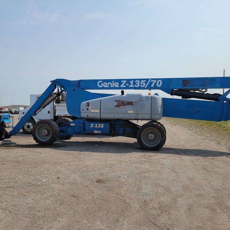 2013 GENIE Z135/70