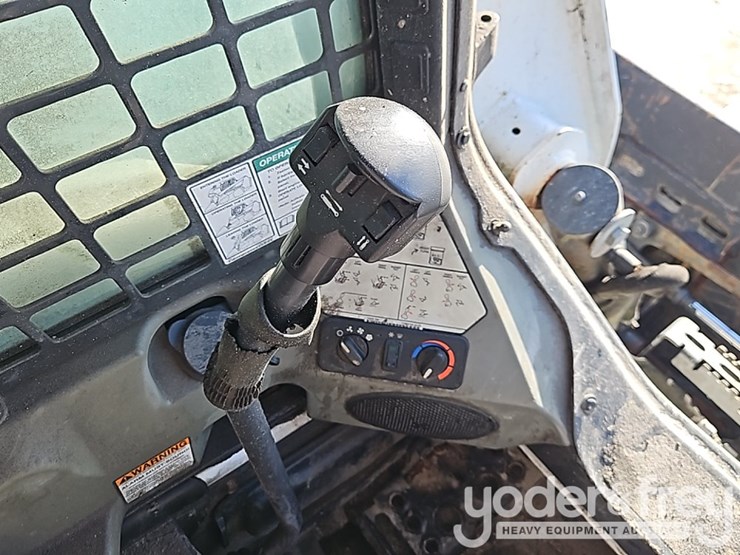 2017-bobcat-t595-image-28