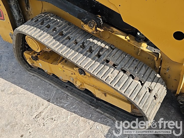 2025-caterpillar-255-image-10