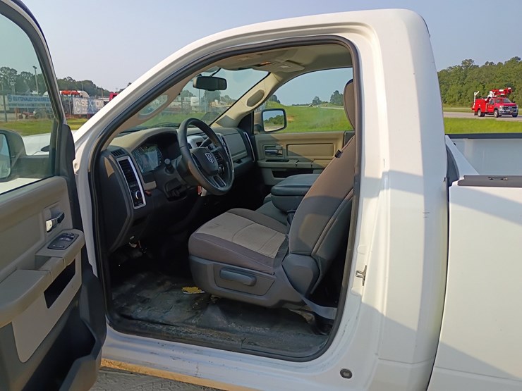 2012-dodge-1500-image-25