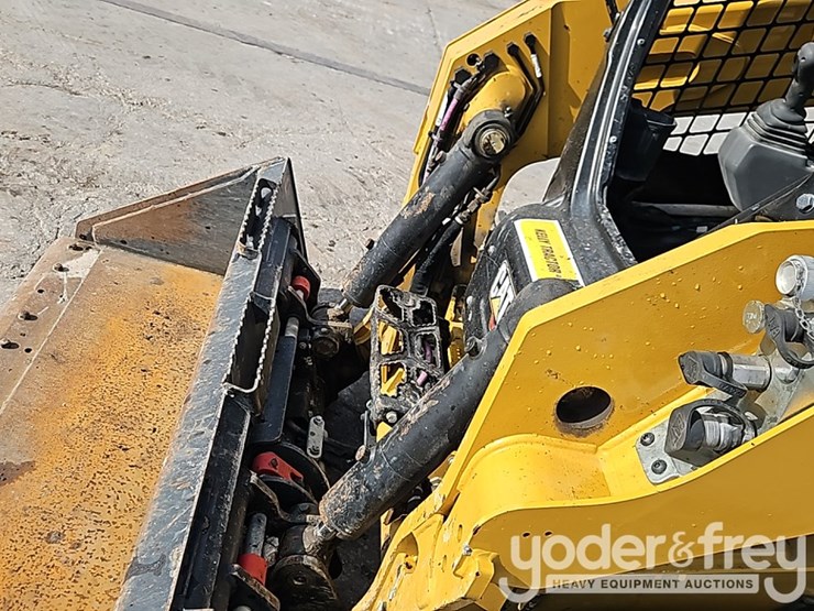 2025-caterpillar-255-image-15