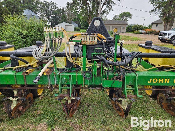 john-deere-7300-image-9