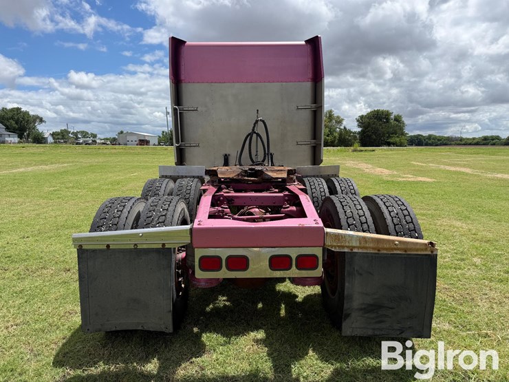 2000-peterbilt-379-image-6