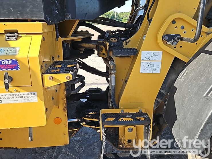 2021-caterpillar-926m-image-9