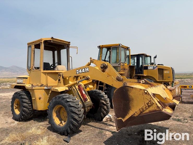 1997-deere-244h-image-3