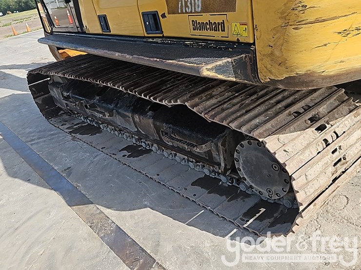 2019-caterpillar-323-image-26