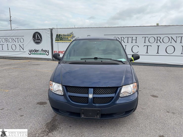 2002-dodge-caravan-image-2