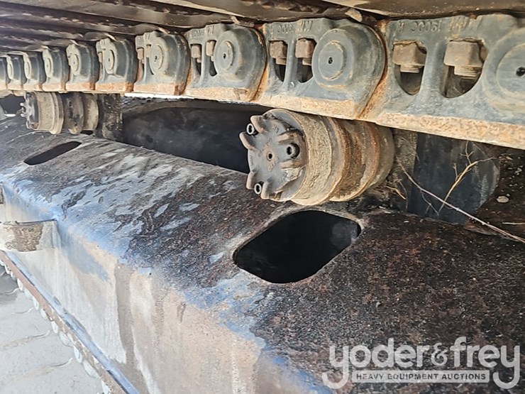 2019-caterpillar-323-image-24