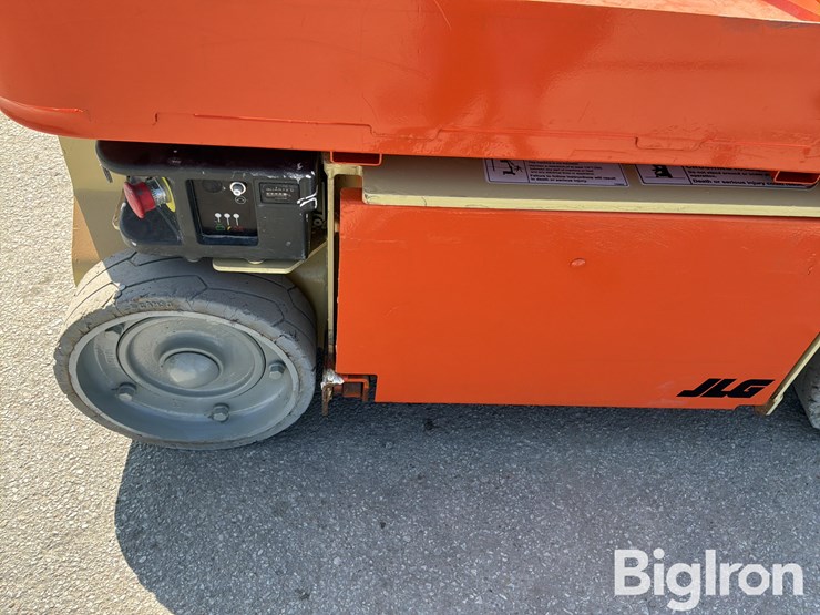 2017-jlg-1230es-image-19