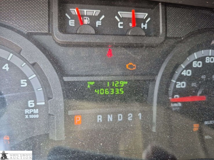 2014-ford-cargo-image-15