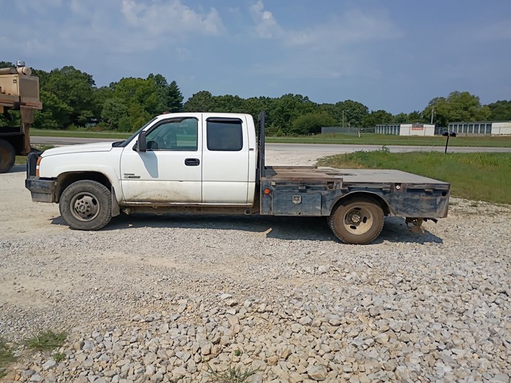 2006-chevrolet-silverado-3500-image-3