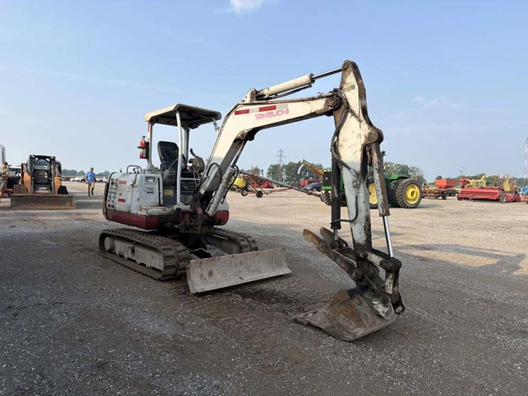 takeuchi-tb135-image-6
