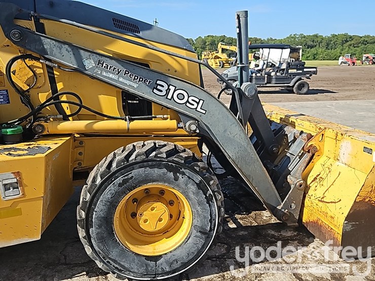 2017-deere-310sl-image-9