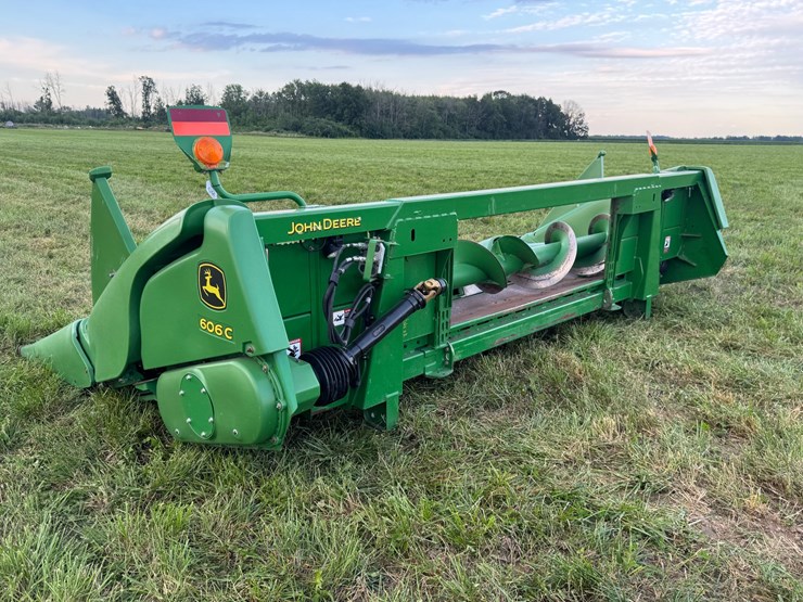john-deere-606c-image-4