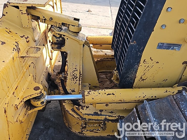 2011-caterpillar-d5k-image-18