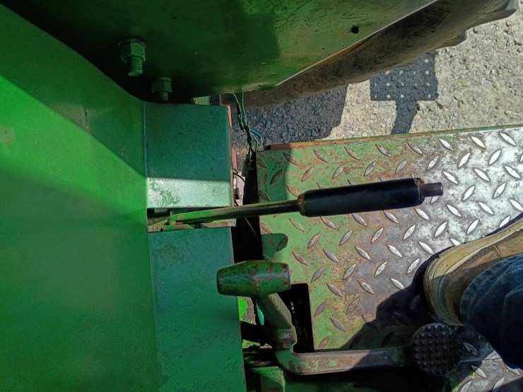 john-deere-2940-image-37