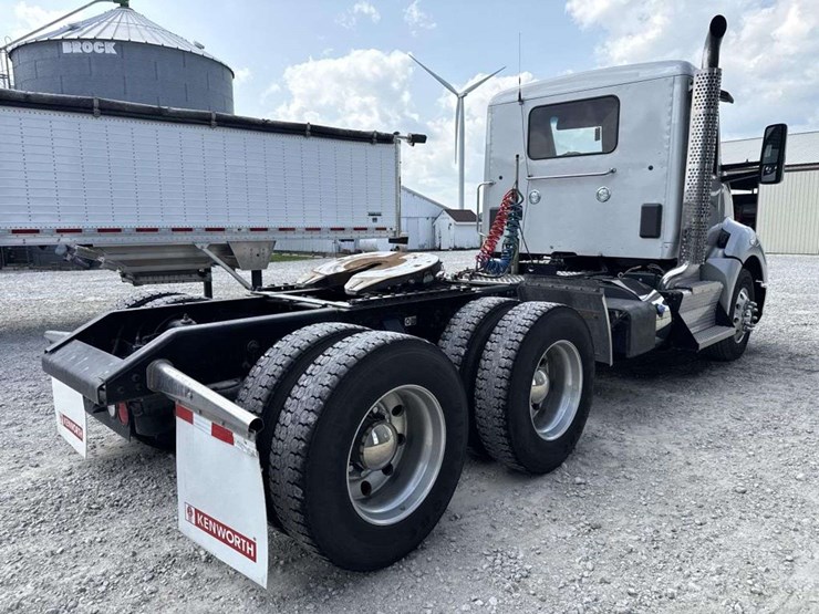 2014-kenworth-t680-image-4