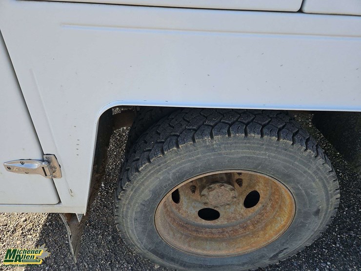2013-ford-f550-image-45