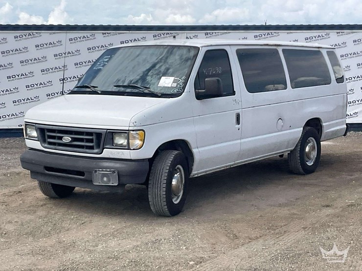 2003-ford-e350-image-1