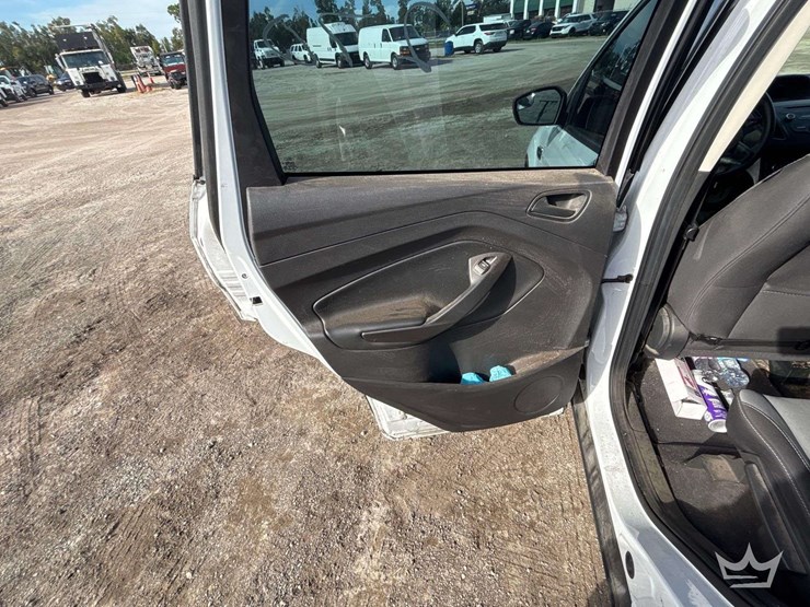 2010-ford-escape-image-17
