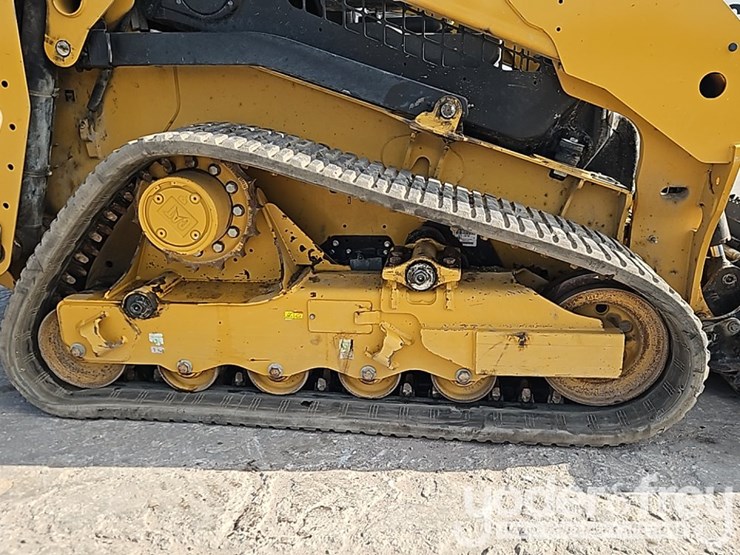 2025-caterpillar-255-image-7
