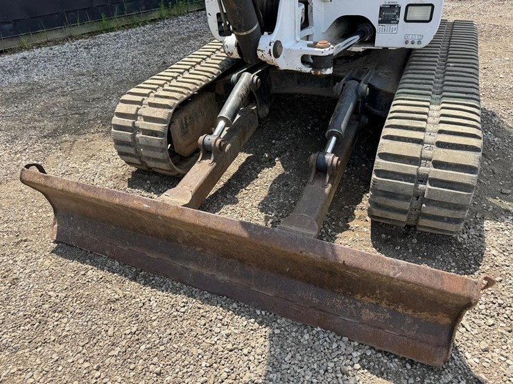 2006-bobcat-341g-image-12