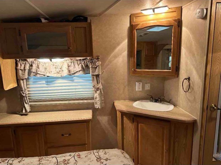 2007-cedar-creek-travel-trailer-image-31