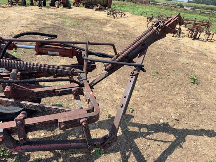 mccormick-deering-four-bottom-pull-tyle-mold-board-plow-image-17