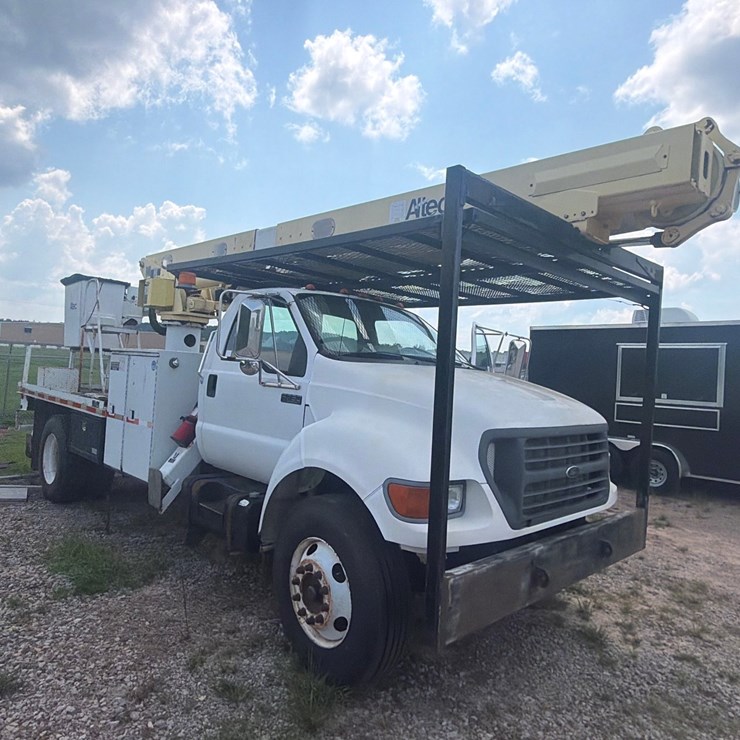 2001 FORD F750