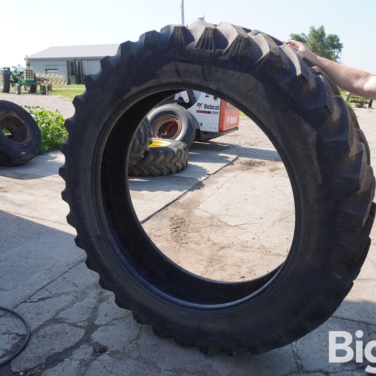 Titan 14.9R46 Tire