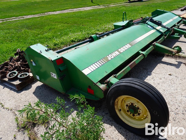 john-deere-220-image-8