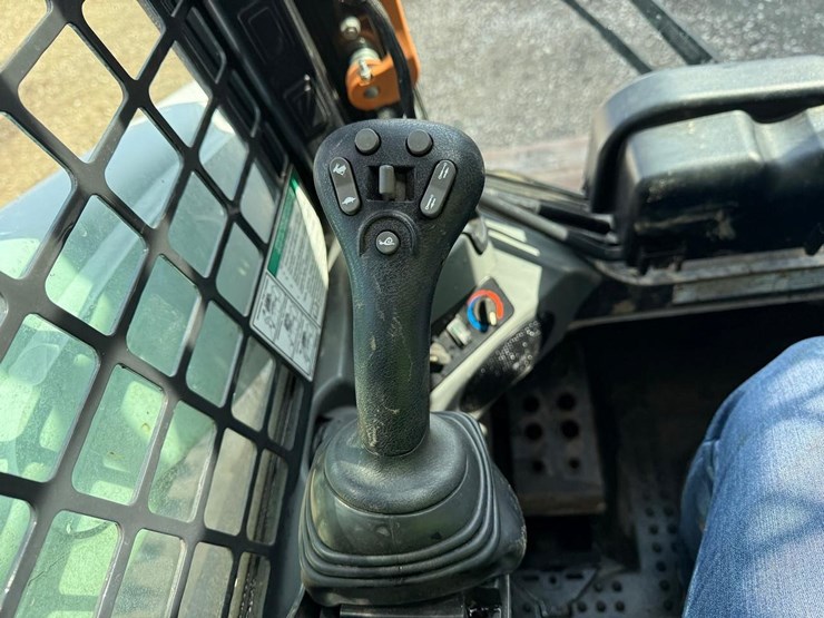 2019-bobcat-t770-image-26