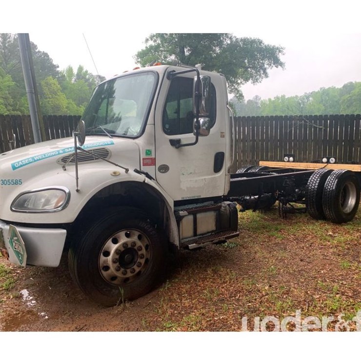 2015 Freightliner M2