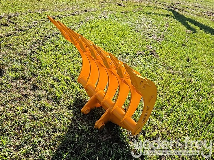 2026-caterpillar-305-image-1